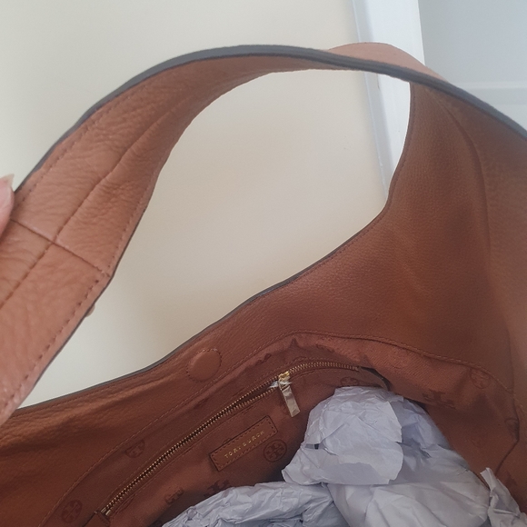 Tory Burch All-T hard to find bag! NWT! - Picture 9 of 14